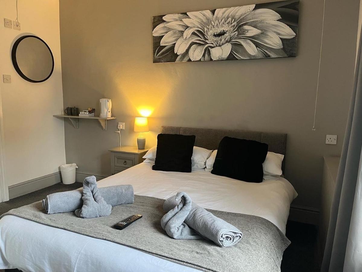 The Swan Hotel Kington  Ngoại thất bức ảnh